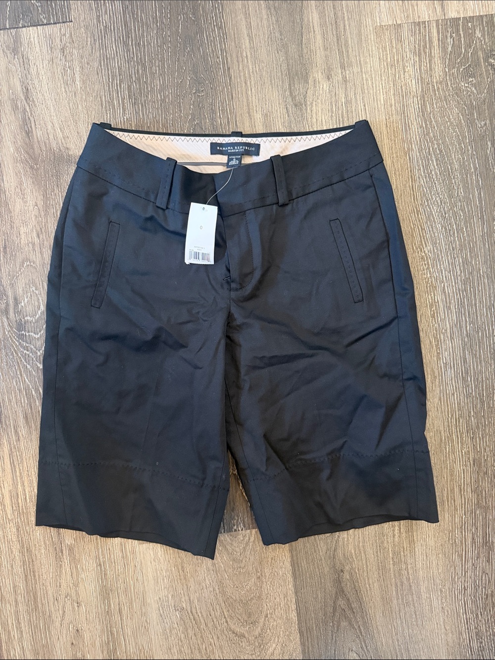 NWT Banana Republic Women’s Black Tailored Chino Shorts